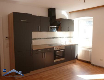 Passau Mitte 2 Zimmer Whg. mit großer Wohnküche und EBK im 1. OG mit Blick, als 2er WG geeignet